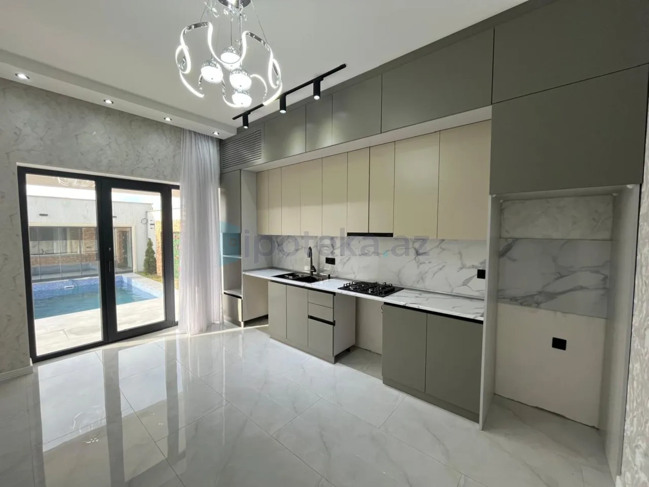 Satılır 4 otaqlı həyət evi 140 m²