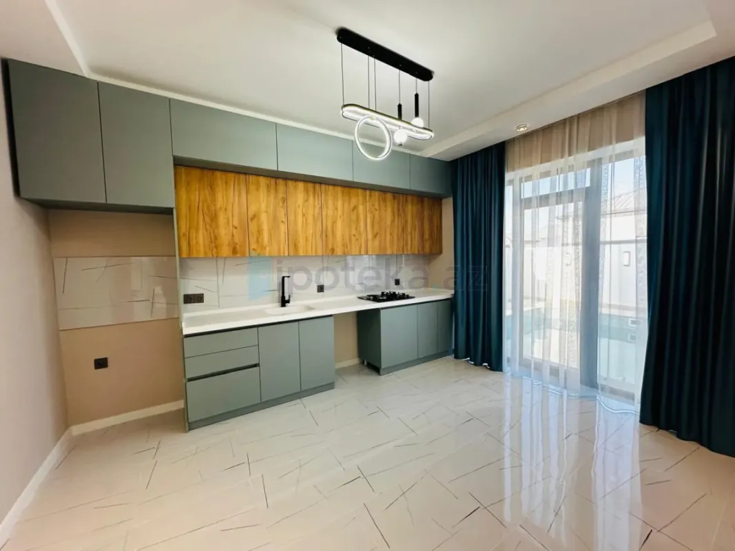Satılır 4 otaqlı mənzil 170 m²