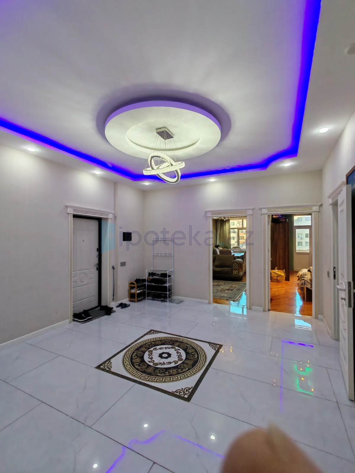 Satılır 3 otaqlı yeni tikili 130 m²