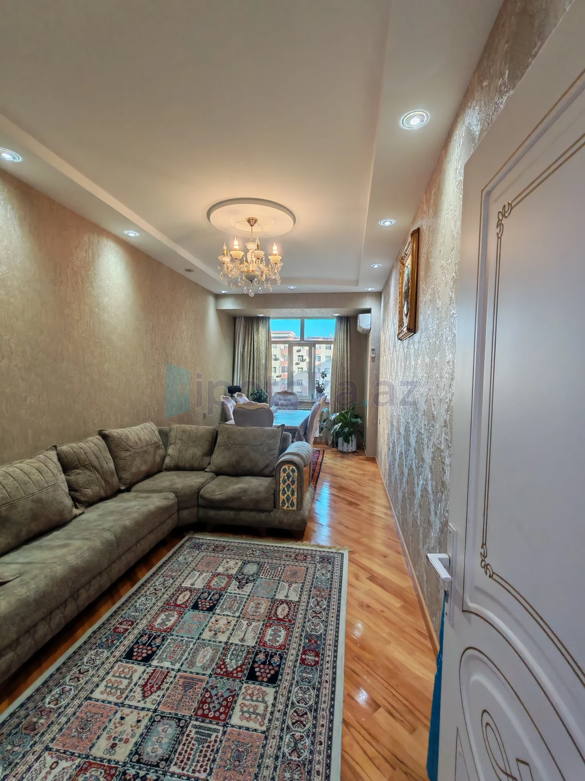 Satılır 3 otaqlı yeni tikili 130 m²