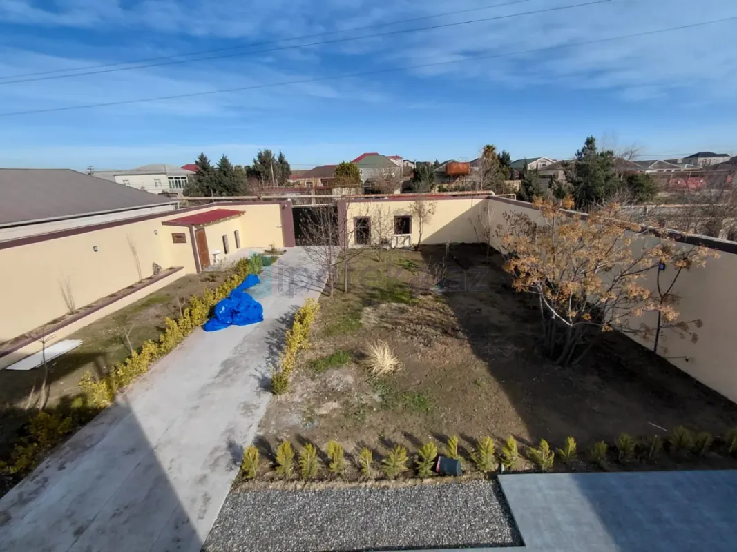 Satılır 6 otaqlı mənzil 300 m²