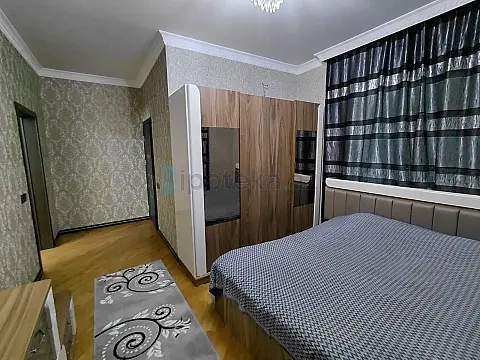Satılır 6 otaqlı mənzil 300 m²