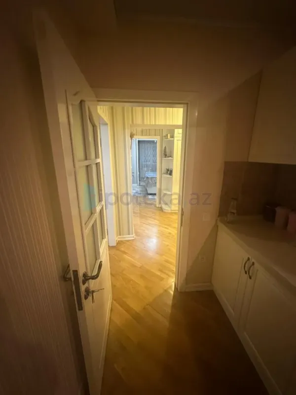 Satılır 3 otaqlı köhnə tikili 90 m²