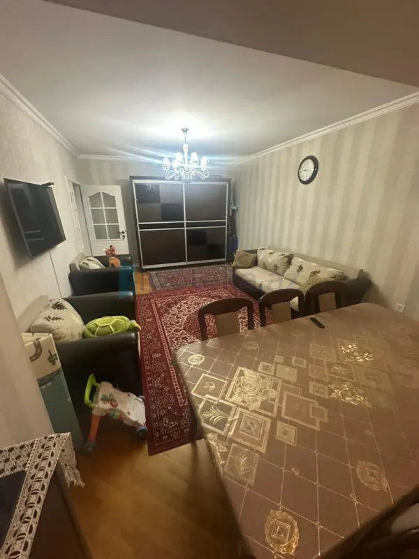 Satılır 3 otaqlı köhnə tikili 90 m²