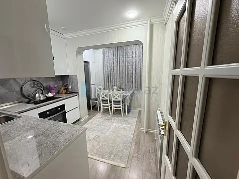 Satılır 2 otaqlı köhnə tikili 60 m²