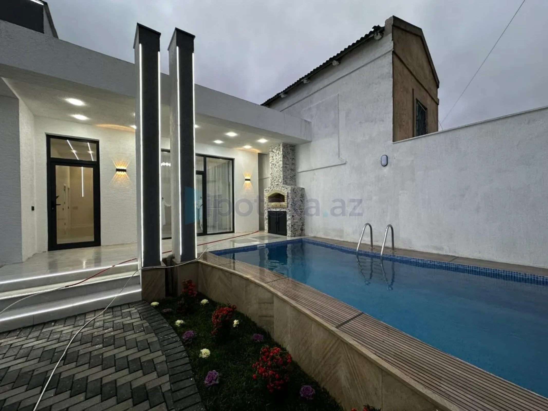 Satılır 4 otaqlı həyət evi 155 m²