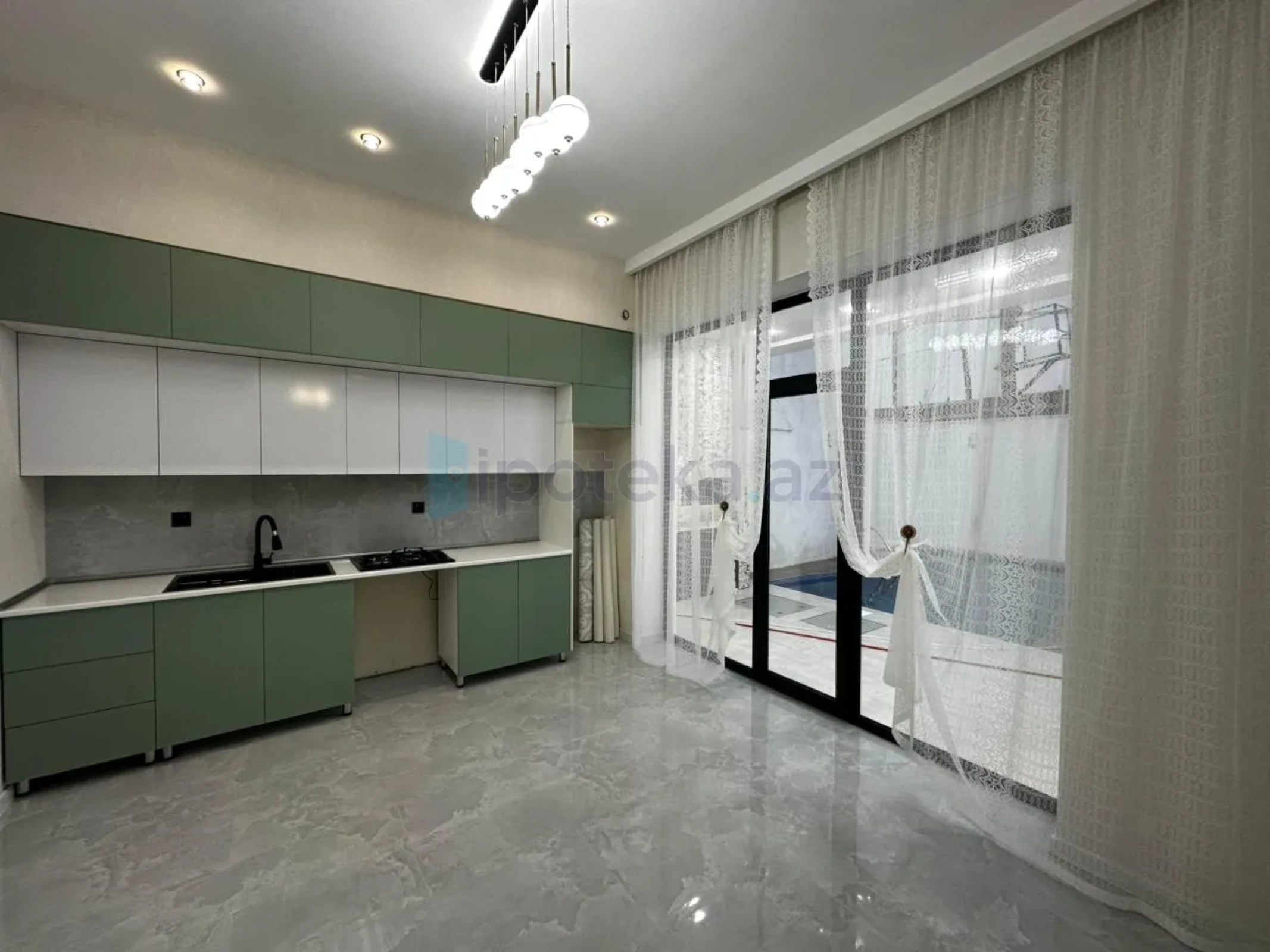 Satılır 4 otaqlı həyət evi 155 m²