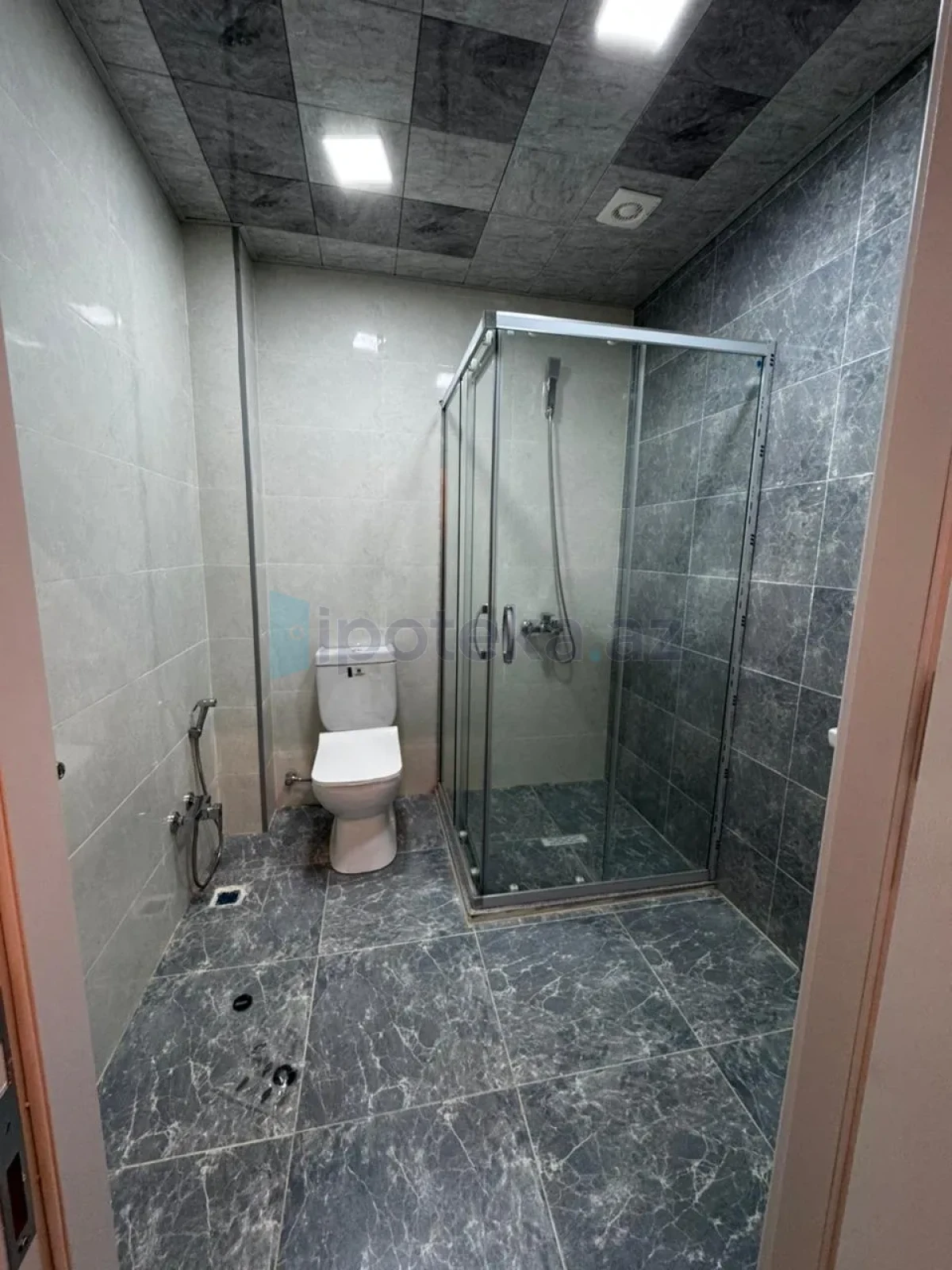 Satılır 2 otaqlı yeni tikili 94 m²