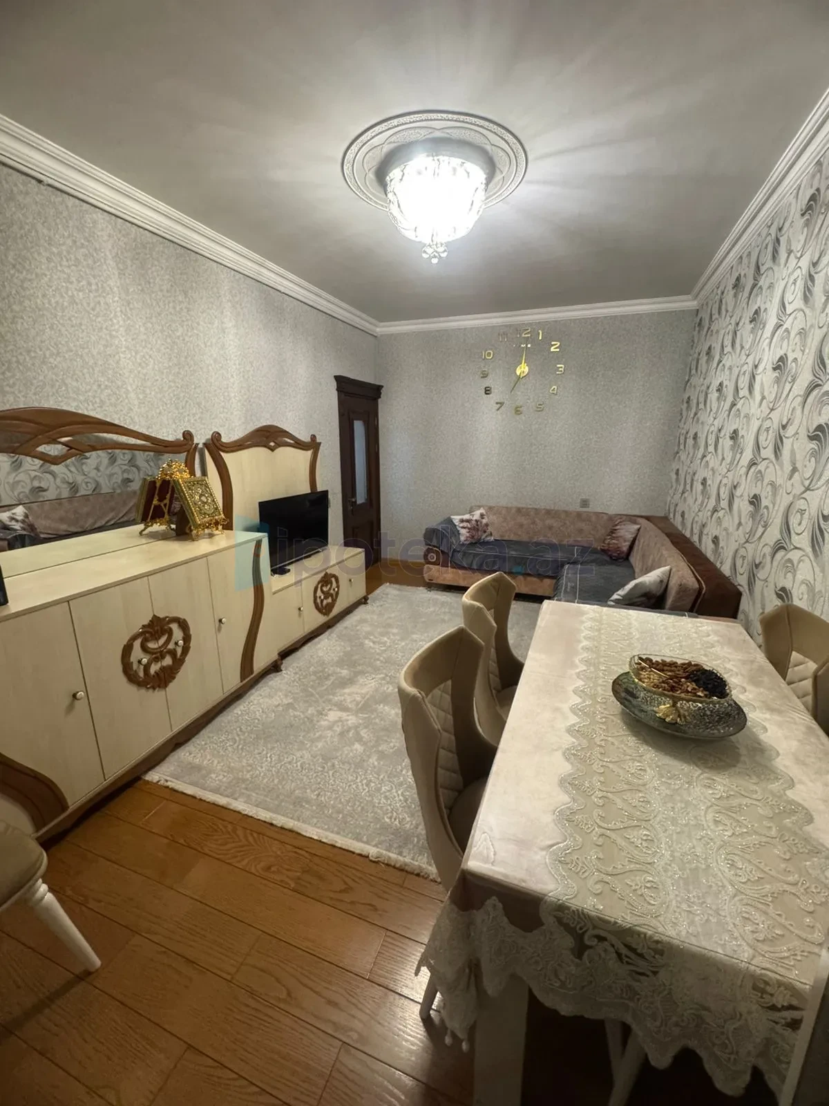 Satılır 4 otaqlı köhnə tikili 90 m²