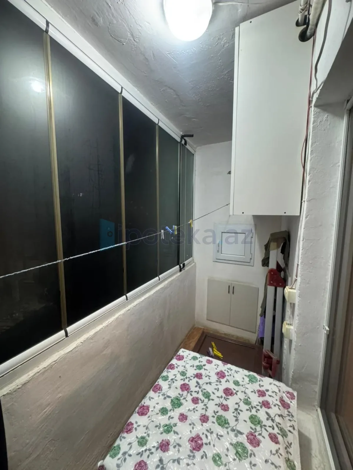 Satılır 4 otaqlı köhnə tikili 90 m²