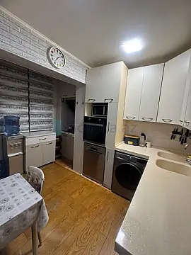 Satılır 4 otaqlı köhnə tikili 90 m²