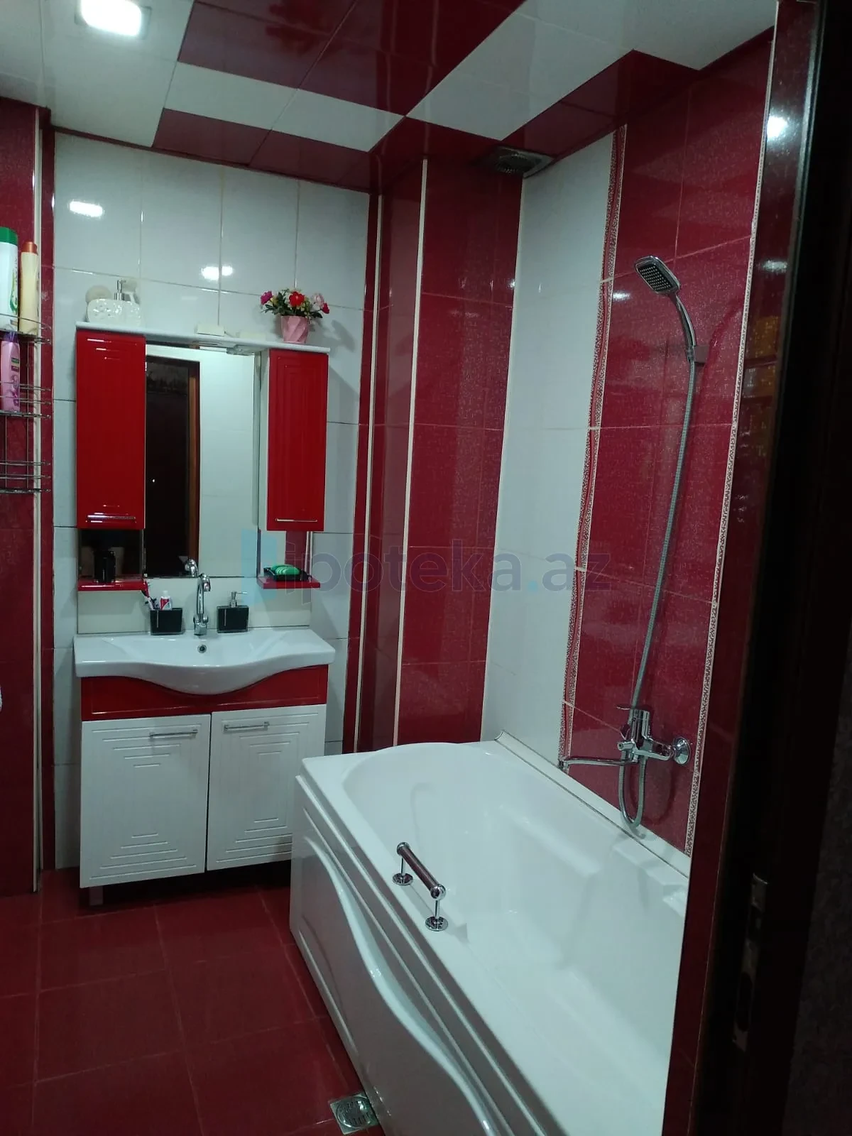 Satılır 2 otaqlı yeni tikili 84 m²
