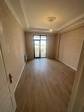 Satılır 2 otaqlı yeni tikili 74 m²
