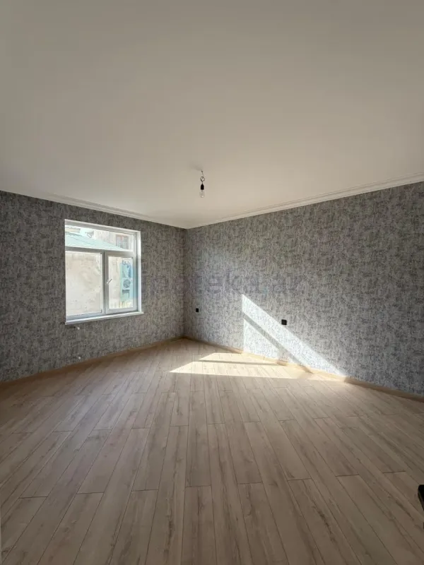 Satılır 4 otaqlı həyət evi 130 m²