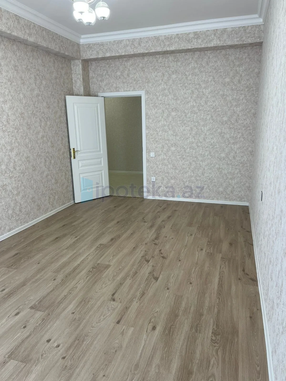 Satılır 2 otaqlı yeni tikili 82 m²
