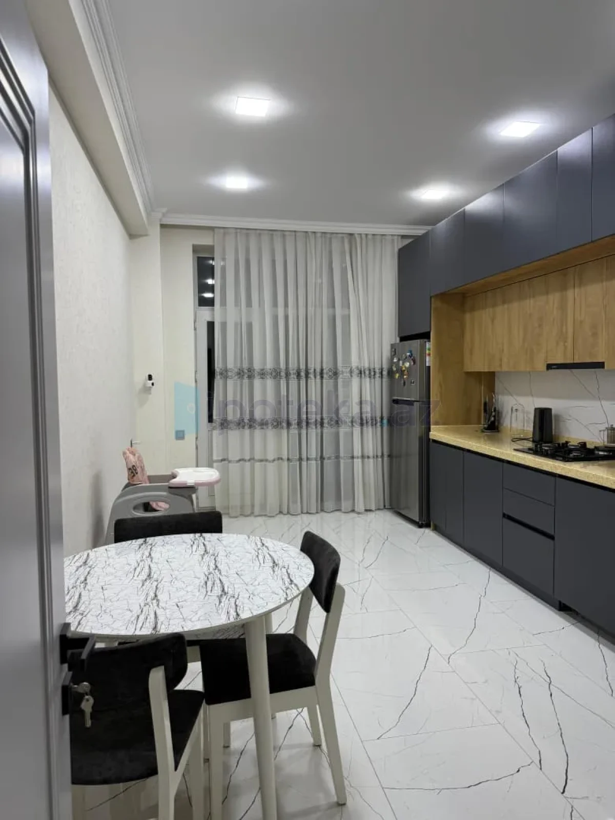 Satılır 2 otaqlı yeni tikili 101 m²