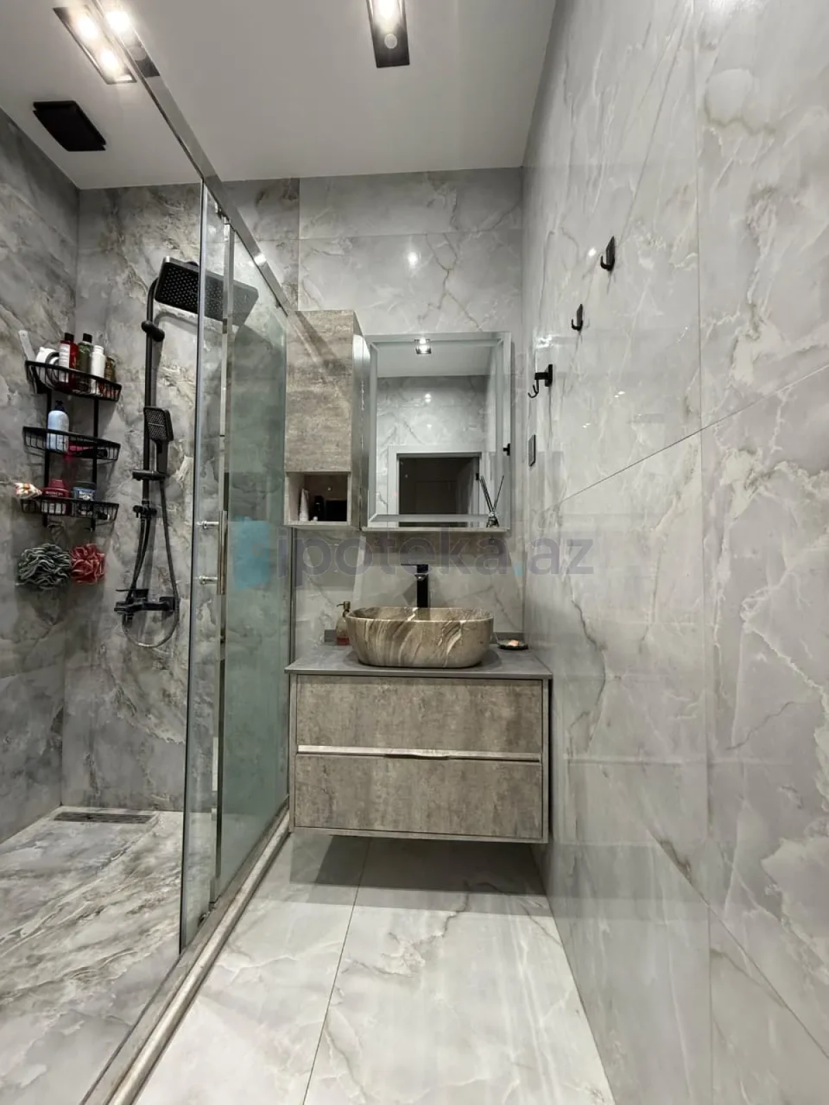 Satılır 2 otaqlı yeni tikili 101 m²