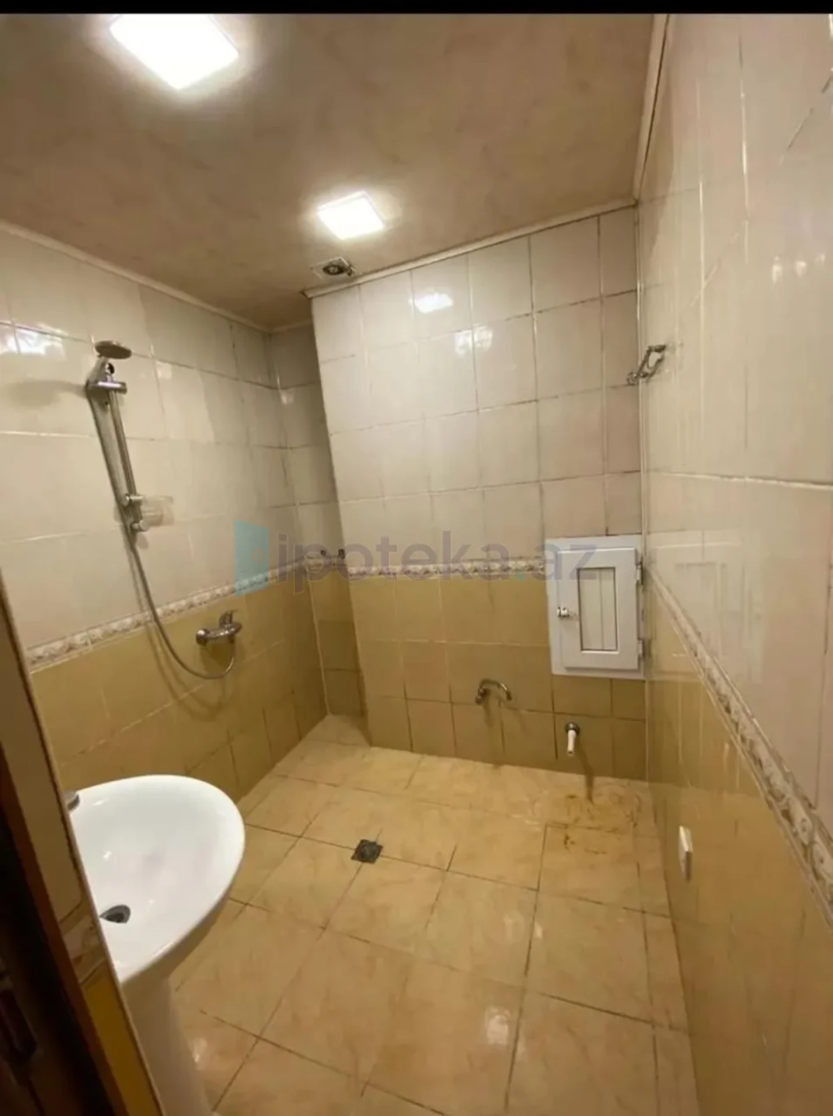 Satılır 3 otaqlı yeni tikili 60 m²