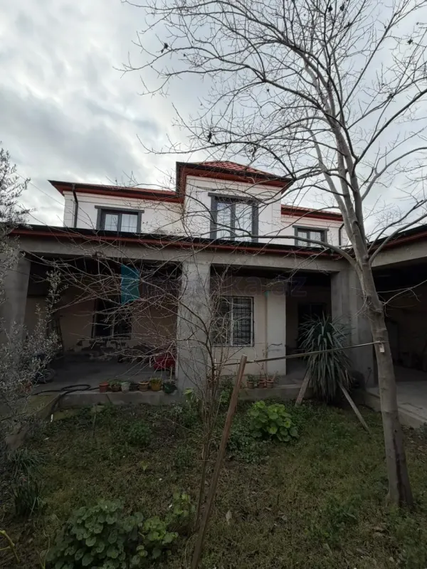 Satılır 7 otaqlı həyət evi 220 m²