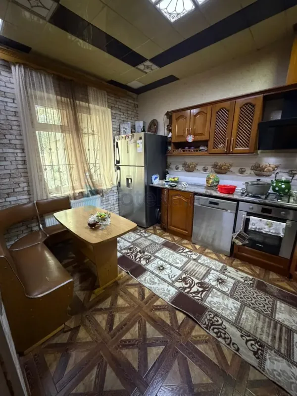 Satılır 7 otaqlı həyət evi 220 m²