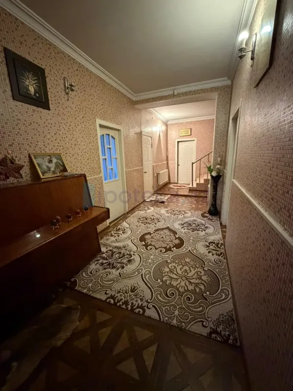 Satılır 7 otaqlı həyət evi 220 m²