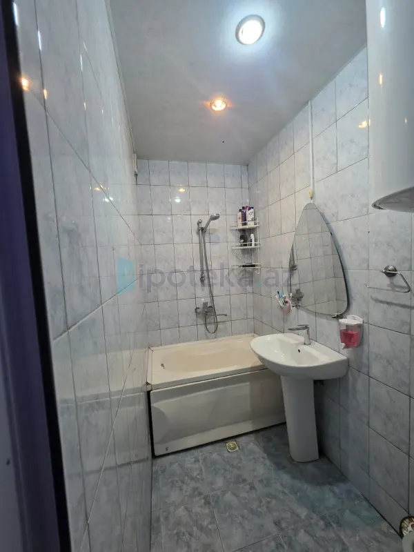 Satılır 3 otaqlı köhnə tikili 70 m²