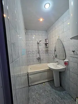 Satılır 3 otaqlı köhnə tikili 70 m²