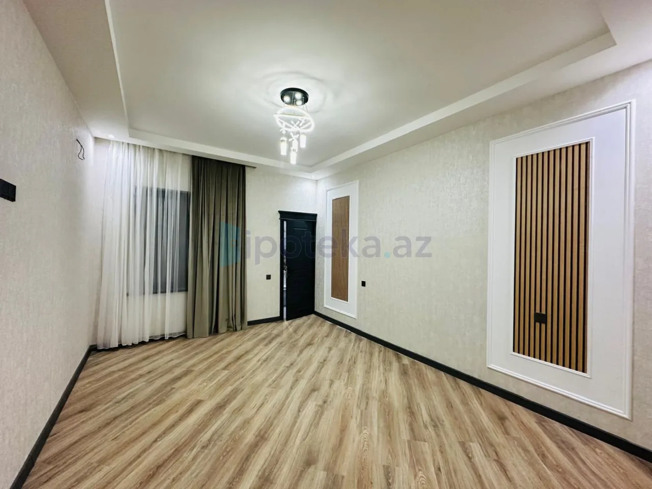 Satılır 3 otaqlı mənzil 140 m²
