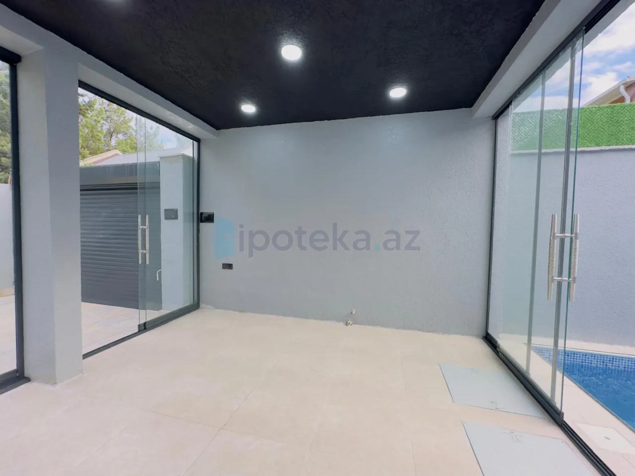 Satılır 4 otaqlı mənzil 140 m²