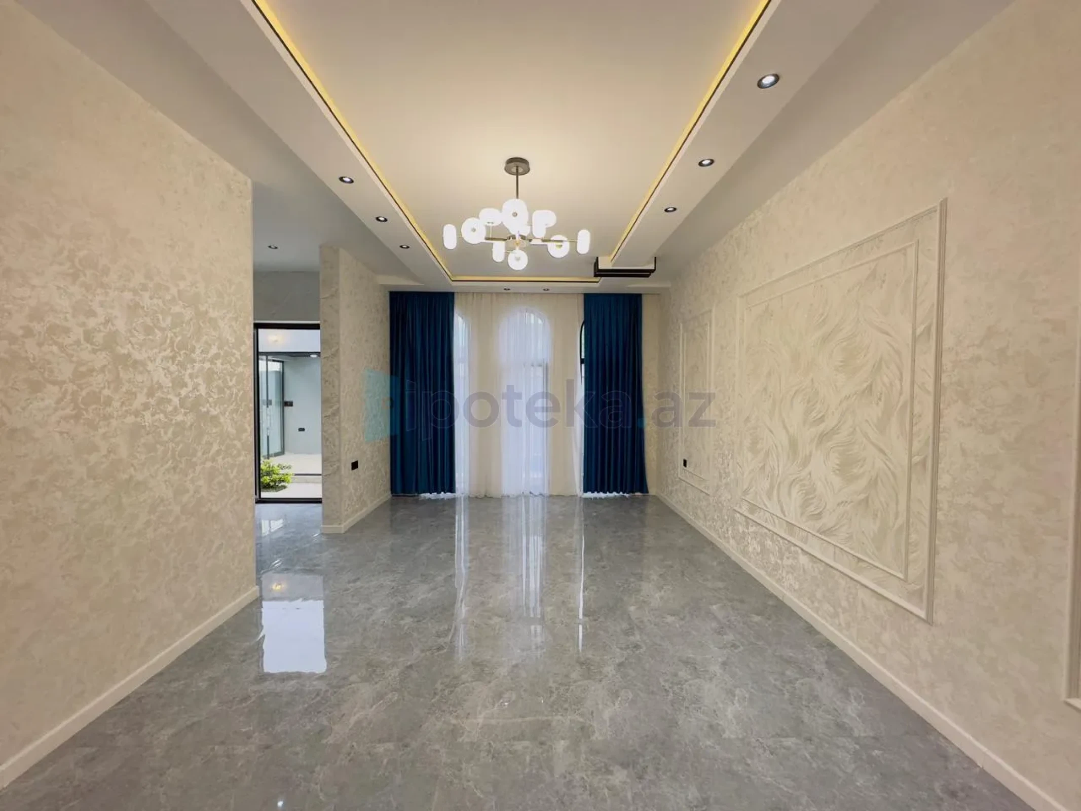 Satılır 4 otaqlı mənzil 140 m²