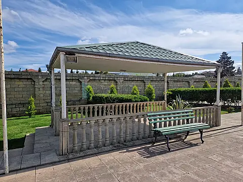 Satılır 4 otaqlı həyət evi 150 m²