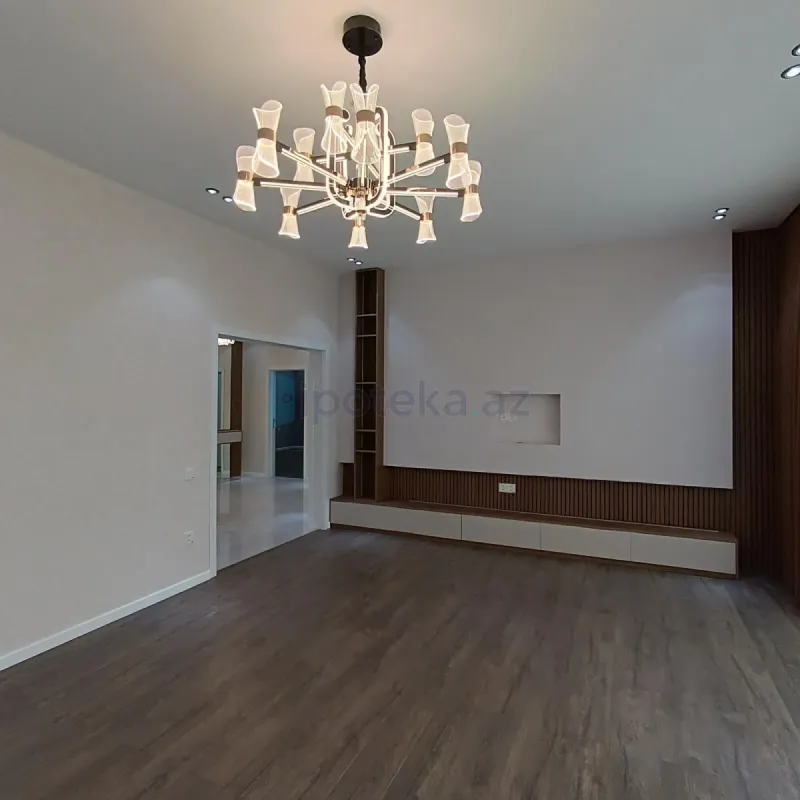 Satılır 3 otaqlı mənzil 170 m²