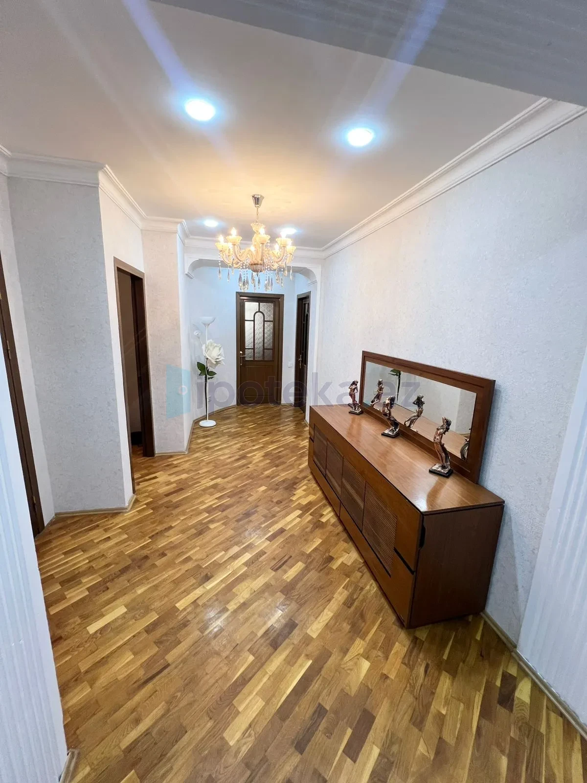 Satılır 3 otaqlı yeni tikili 105 m²
