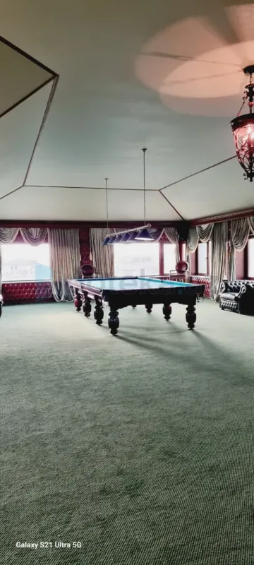 Satılır 20 otaqlı həyət evi 2000 m²