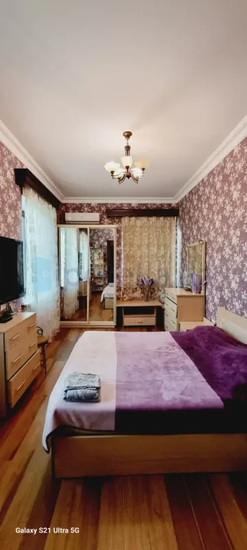 Satılır 20 otaqlı həyət evi 2000 m²