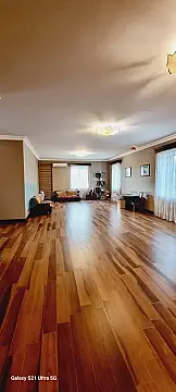 Satılır 20 otaqlı həyət evi 2000 m²