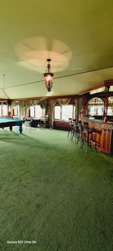 Satılır 20 otaqlı həyət evi 2000 m²