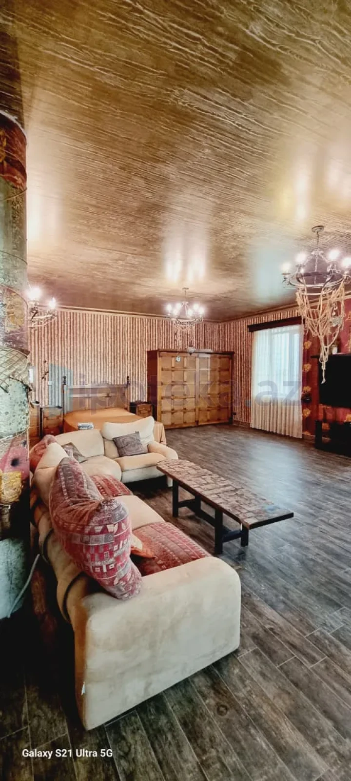 Satılır 20 otaqlı həyət evi 2000 m²