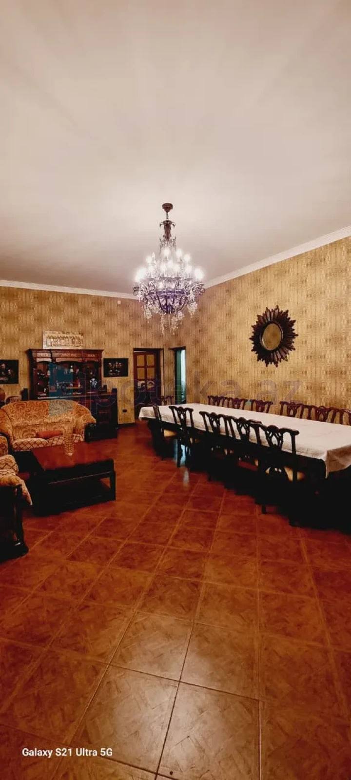 Satılır 20 otaqlı həyət evi 2000 m²