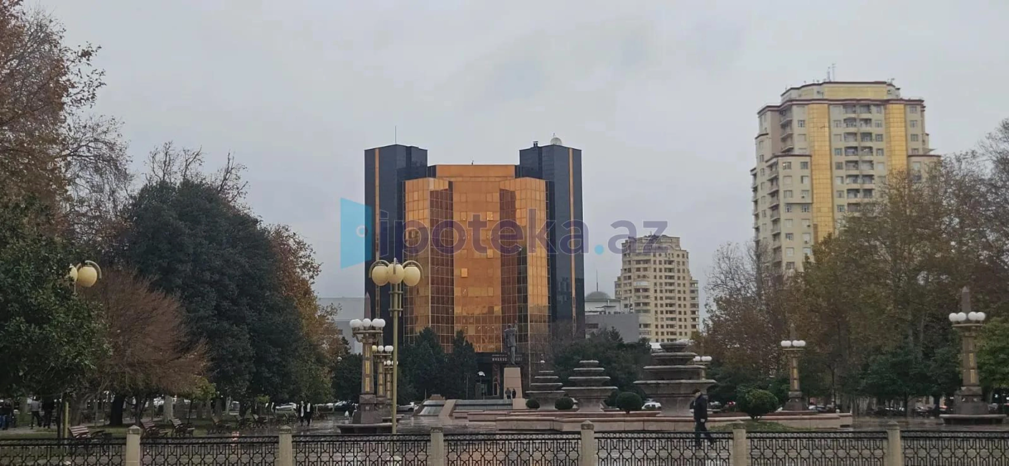 Satılır 2 otaqlı köhnə tikili 76 m²