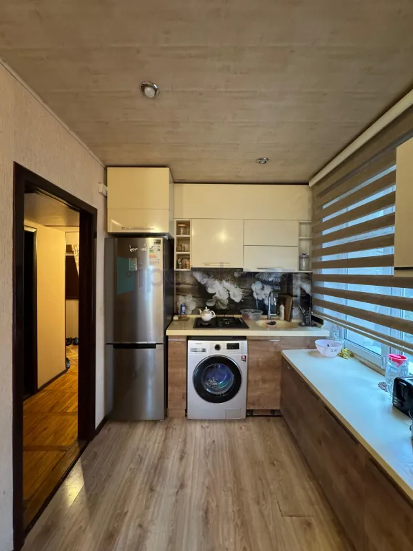 Satılır 2 otaqlı köhnə tikili 76 m²