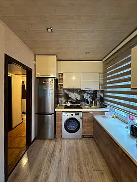 Satılır 2 otaqlı köhnə tikili 76 m²