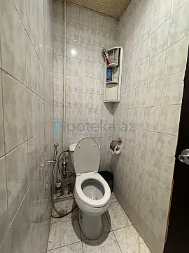 Satılır 2 otaqlı köhnə tikili 76 m²