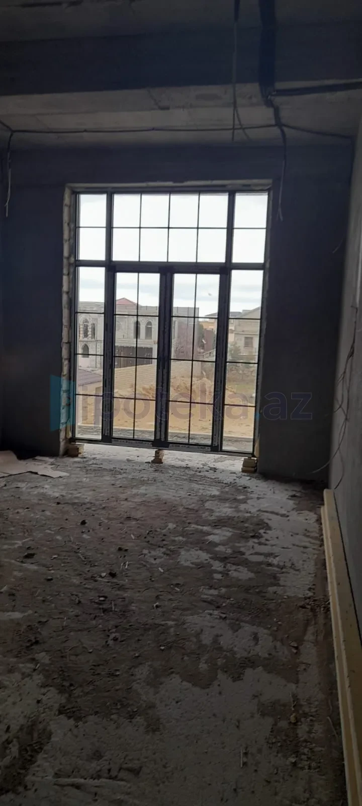 Satılır 6 otaqlı həyət evi 378 m²
