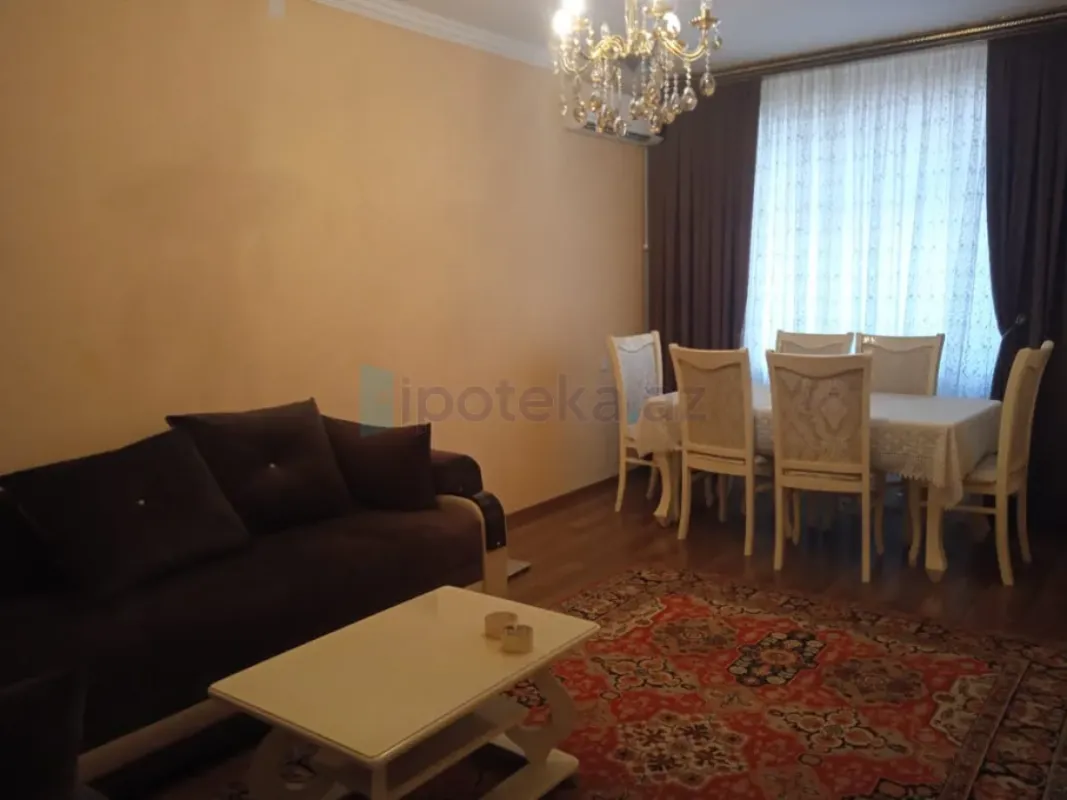 Satılır 2 otaqlı köhnə tikili 55 m²