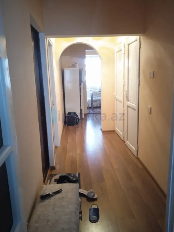 Satılır 2 otaqlı köhnə tikili 55 m²