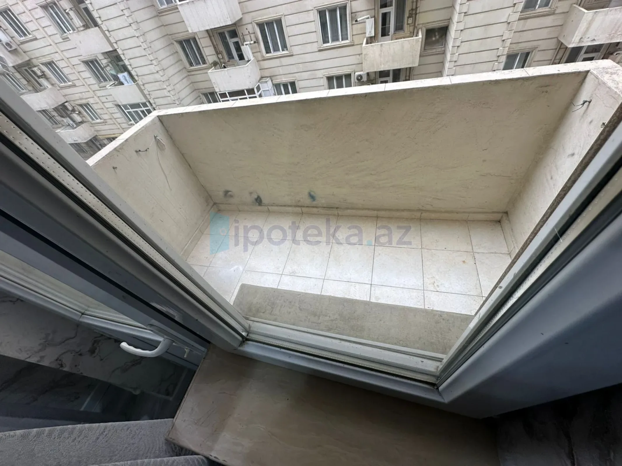 Satılır 2 otaqlı yeni tikili 60 m²