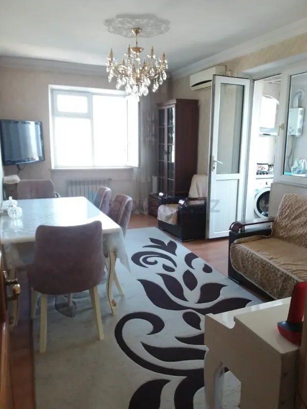 Satılır 3 otaqlı köhnə tikili 73 m²