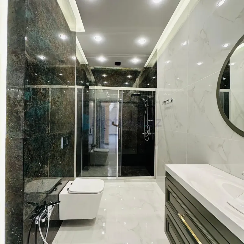 Satılır 4 otaqlı mənzil 200 m²