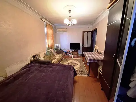 Satılır 1 otaqlı köhnə tikili 30 m²